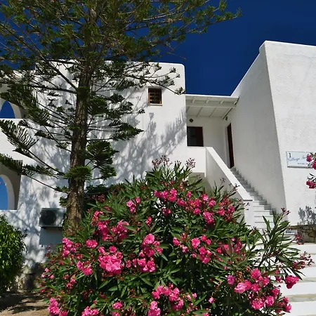 Pensión Village Twins 1