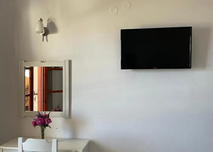 Village Twins 1 Chora